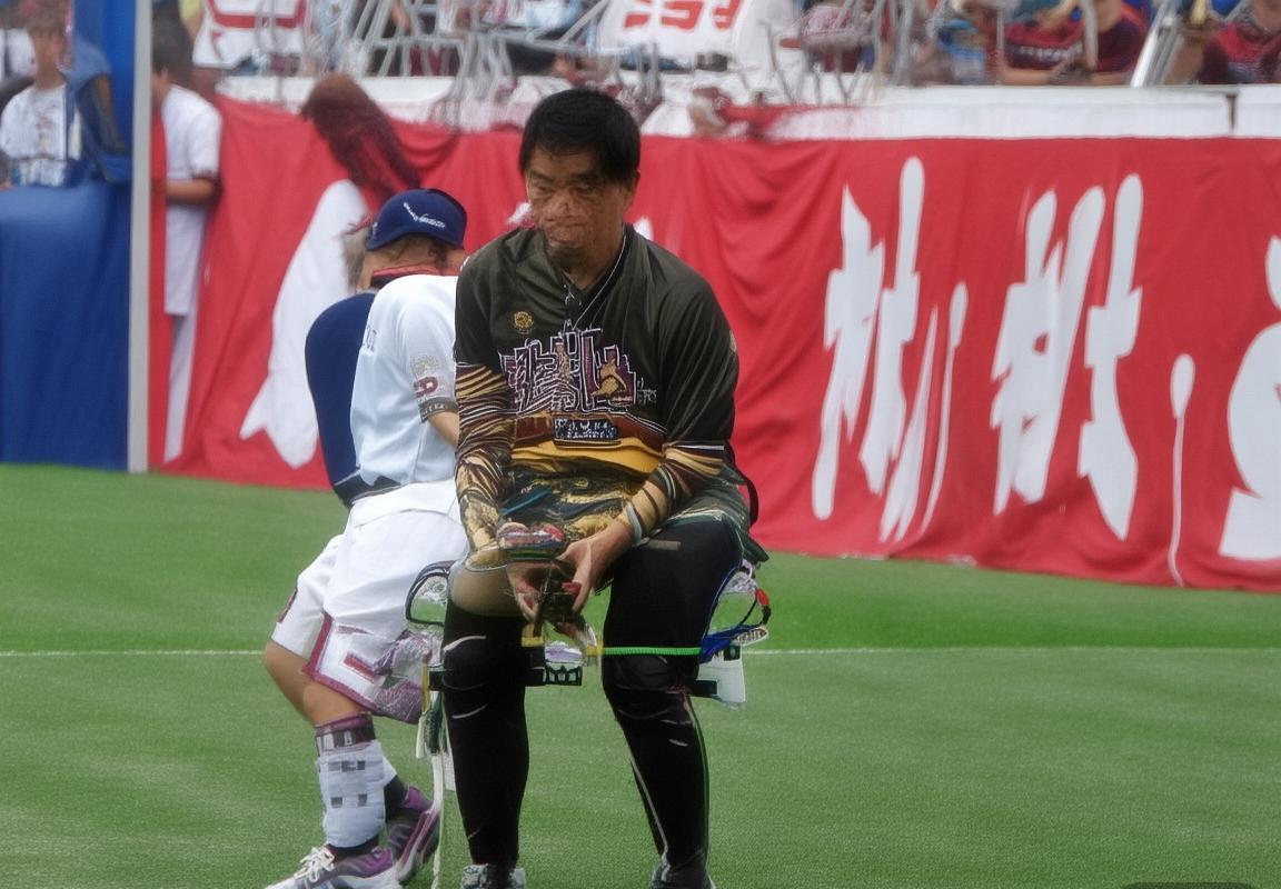 乔尔·恩比德：创纪录得分王，篮球艺术与团队领袖的完美结合(图2)